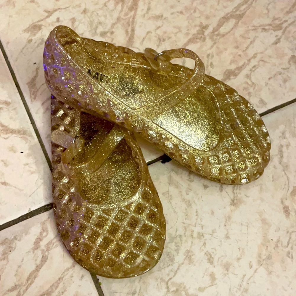 Girls shoes